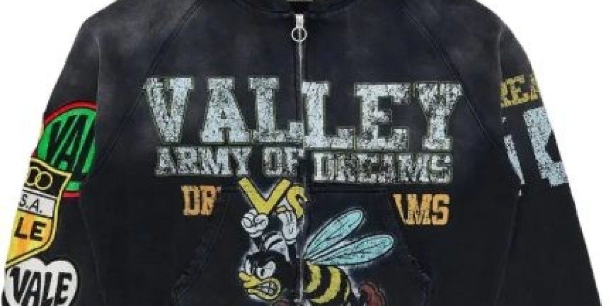 Vale Hoodie and Modern Approaches to Off-Duty Fashion