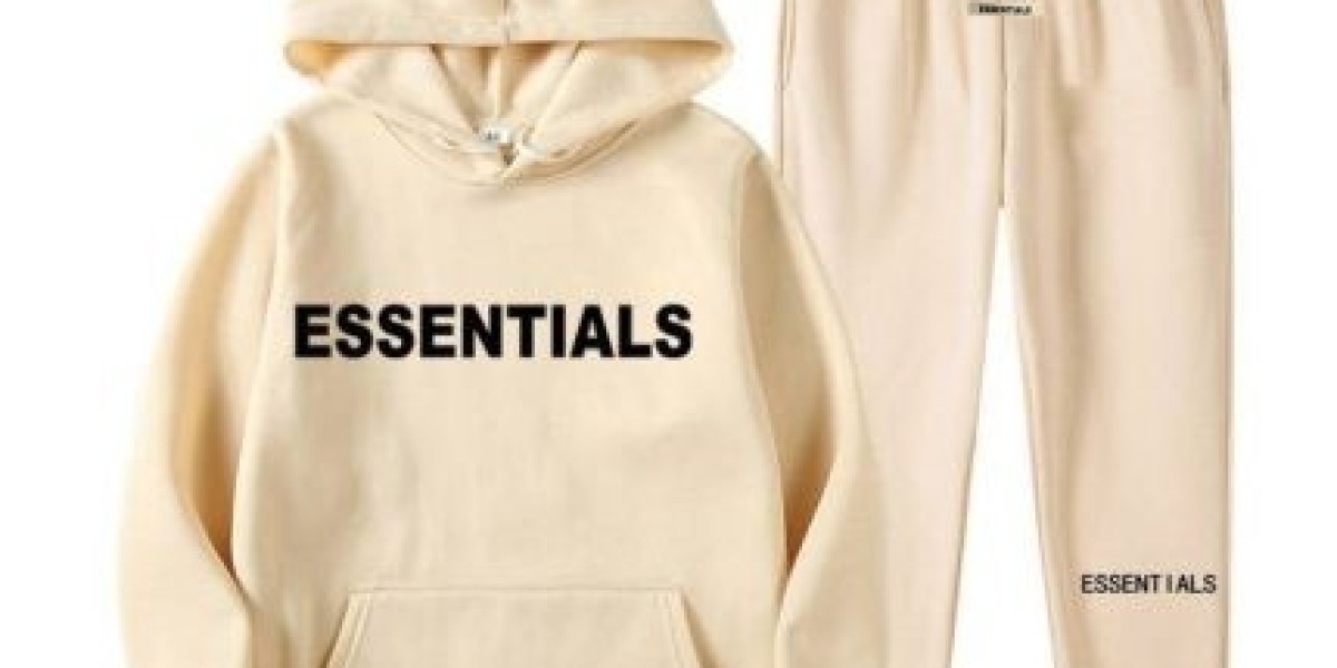 Why the Essential Hoodie Is Becoming a Go-To Choice for Casual American Style